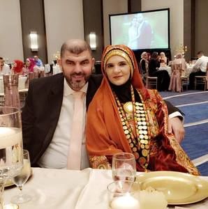 Meet your Posher, Mona